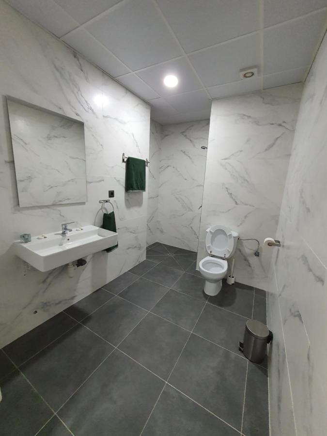 Cv33 Ostatua Hotel Bilbao Ngoại thất bức ảnh